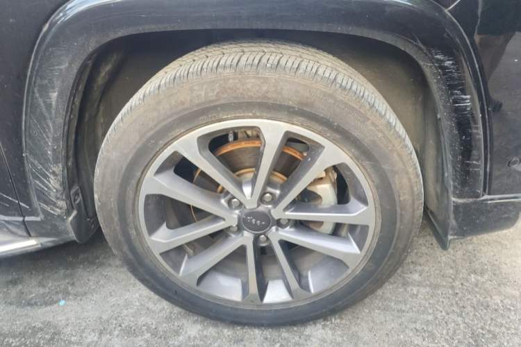 Used Jeep Grand Commander 2018 2.0T Four-Wheel Drive Smart Enjoyment Version China V Emission Standard Right Front Wheel Hub