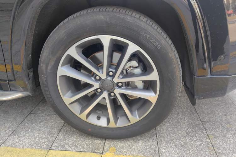 Used Jeep Grand Commander 2018 2.0T Four-Wheel Drive Smart Enjoyment Version China V Emission Standard Right Front Wheel Hub