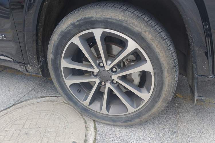 Used Jeep Grand Commander 2018 2.0T Four-Wheel Drive Smart Enjoyment Version China V Emission Standard Right Front Wheel Hub