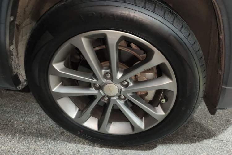 Used Jeep Grand Commander 2018 2.0T Four-Wheel Drive Prestige Edition China V Right Front Wheel Hub