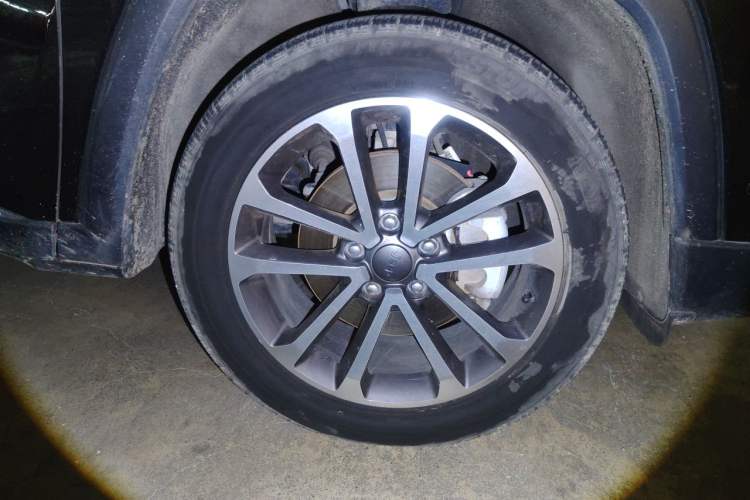 Used Jeep Grand Commander 2018 2.0T Four-Wheel Drive Enjoyment Edition China VI Right Front Wheel Hub