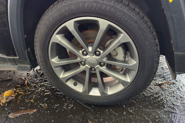 Used Jeep Grand Commander 2018 2.0T Four-wheel Drive Premium Edition China VI Right Front Wheel Hub