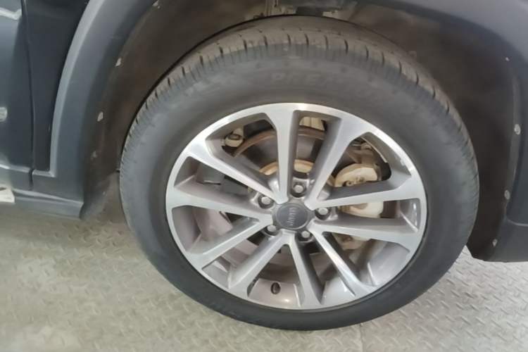 Used Jeep Grand Commander 2018 2.0T Four-Wheel Drive Enjoyment Edition China VI Right Front Wheel Hub
