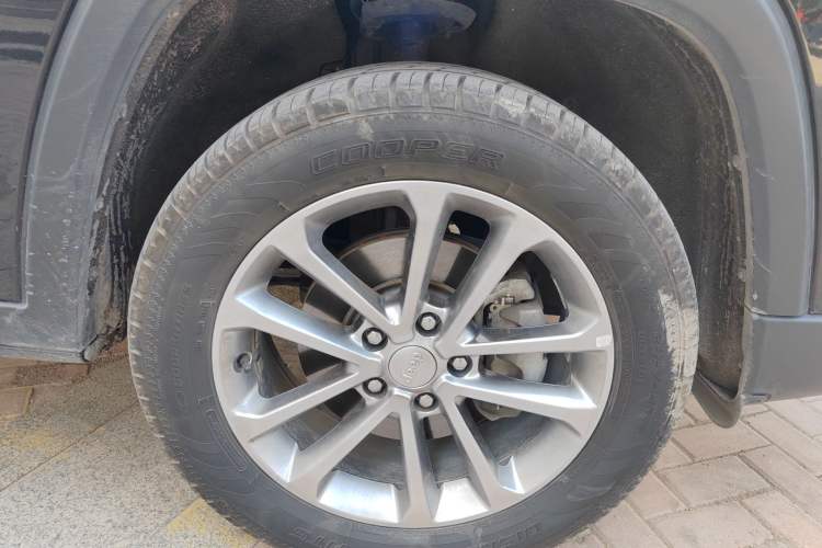 Used Jeep Grand Commander 2018 2.0T Two-Wheel Drive Enjoy Edition China VI Right Front Wheel Hub