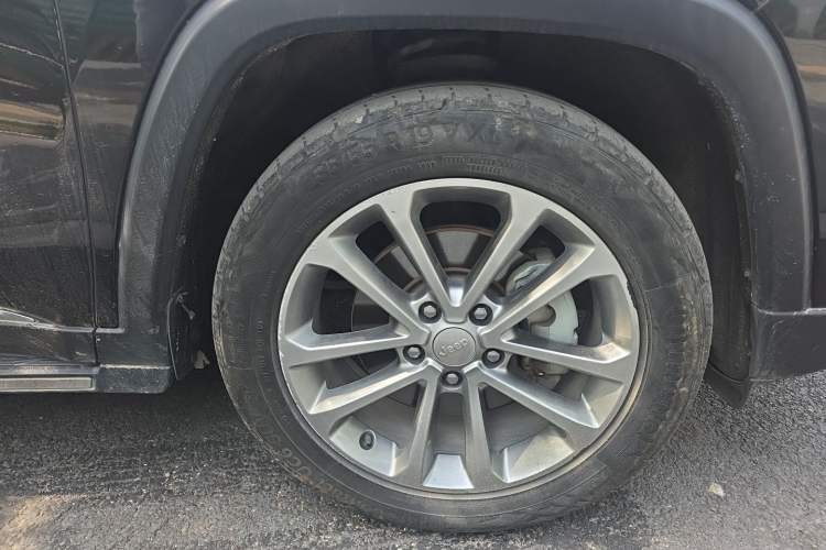 Used Jeep Grand Commander 2018 2.0T Four-Wheel Drive Premium Navigation Version China V Right Front Wheel Hub