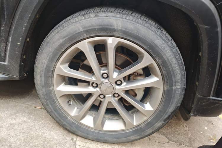 Used Jeep Grand Commander 2018 2.0T Four-wheel Drive Premium Edition China VI Right Front Wheel Hub