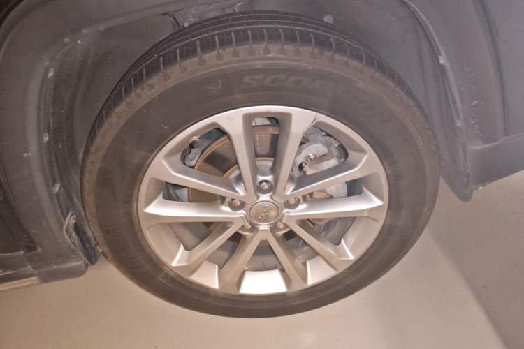 Used Jeep Grand Commander 2018 2.0T Four-Wheel Drive Premium Navigation Version China V Right Front Wheel Hub
