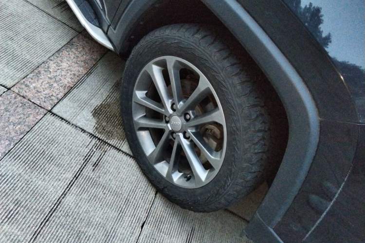 Used Jeep Grand Commander 2018 2.0T Four-wheel Drive Premium Edition China VI Right Front Wheel Hub