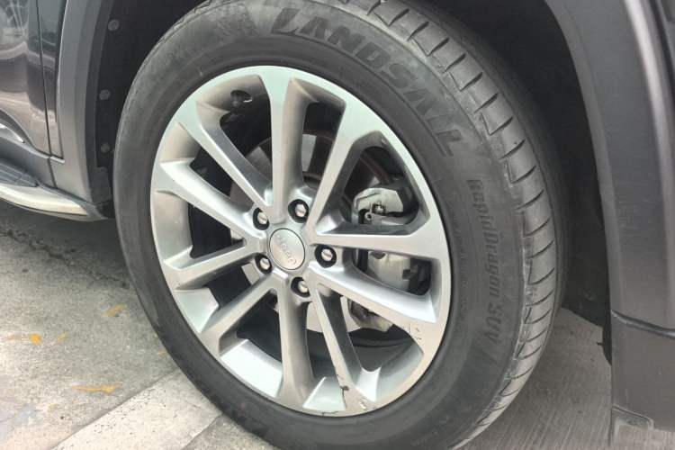 Used Jeep Grand Commander 2018 2.0T Four-Wheel Drive Prestige Edition China V Right Front Wheel Hub