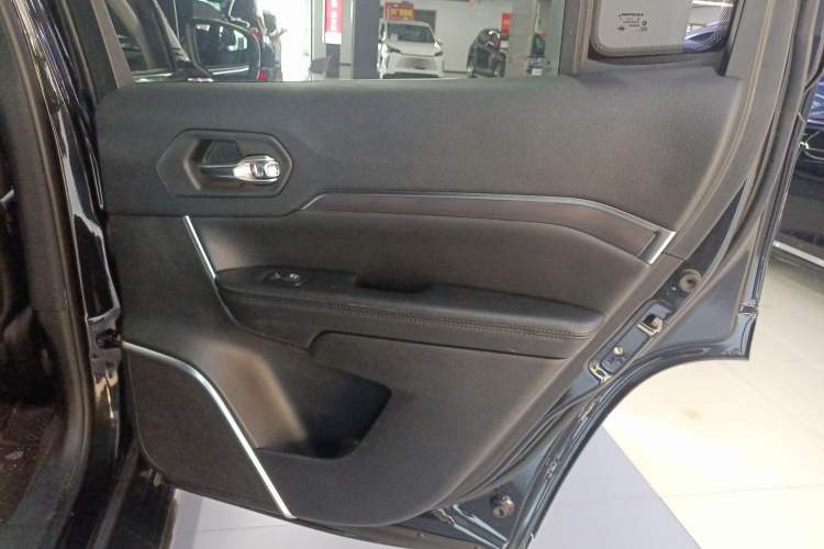 Used Jeep Grand Commander 2018 2.0T Four-Wheel Drive Enjoyment Edition China VI Right Rear Door Interior