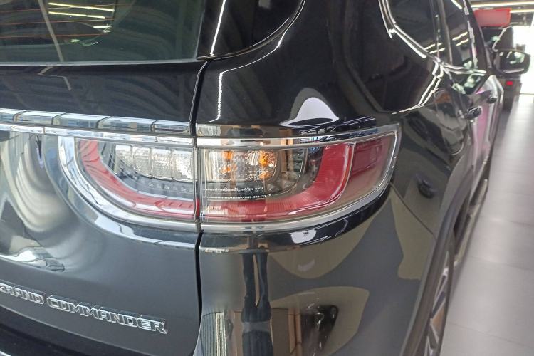 Used Jeep Grand Commander 2018 2.0T Four-Wheel Drive Enjoyment Edition China VI Right Rear Taillight