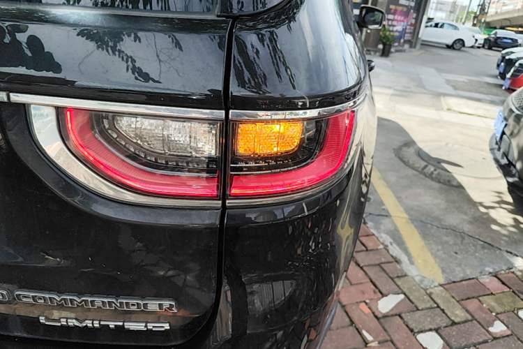 Used Jeep Grand Commander 2018 2.0T Four-Wheel Drive Prestige Edition China V Right Rear Taillight