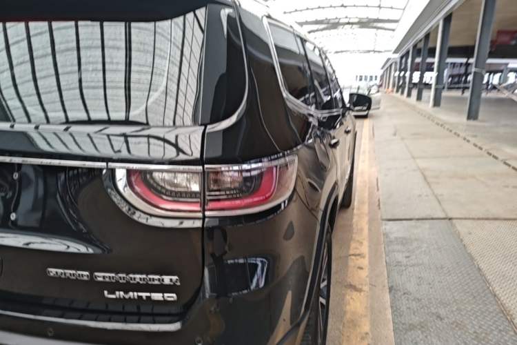 Used Jeep Grand Commander 2018 2.0T Four-Wheel Drive Enjoyment Version China V Right Rear Taillight