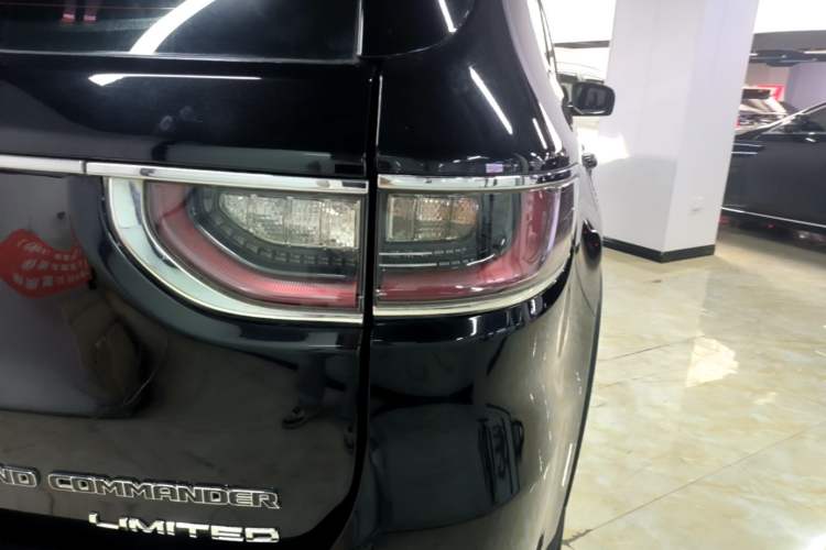 Used Jeep Grand Commander 2018 2.0T Four-Wheel Drive Prestige Edition China V Right Rear Taillight