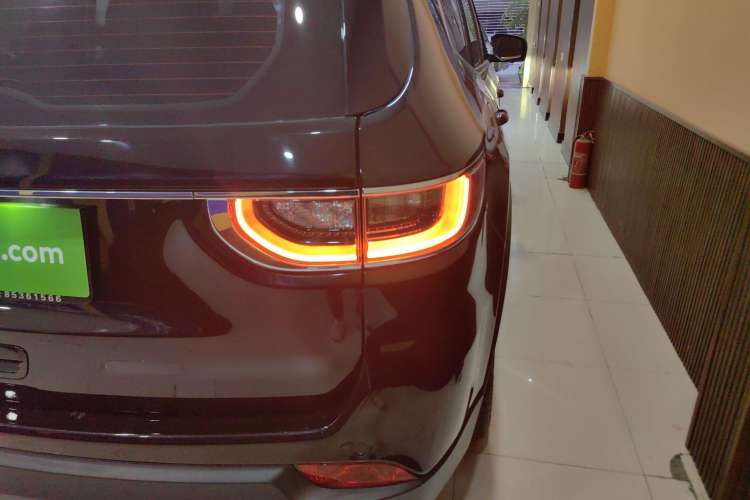 Used Jeep Grand Commander 2018 2.0T Four-Wheel Drive Enjoyment Edition China VI Right Rear Taillight