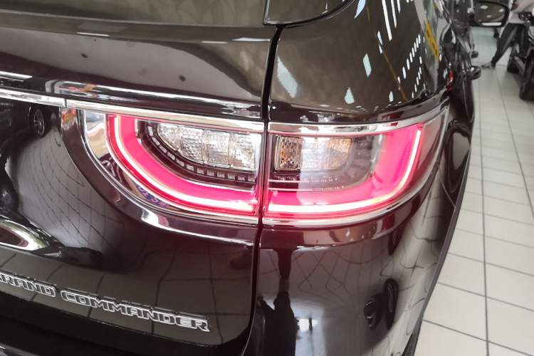 Used Jeep Grand Commander 2018 2.0T Four-Wheel Drive Enjoyment Edition China VI Right Rear Taillight