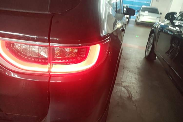 Used Jeep Grand Commander 2018 2.0T Four-Wheel Drive Premium Navigation Version China V Right Rear Taillight