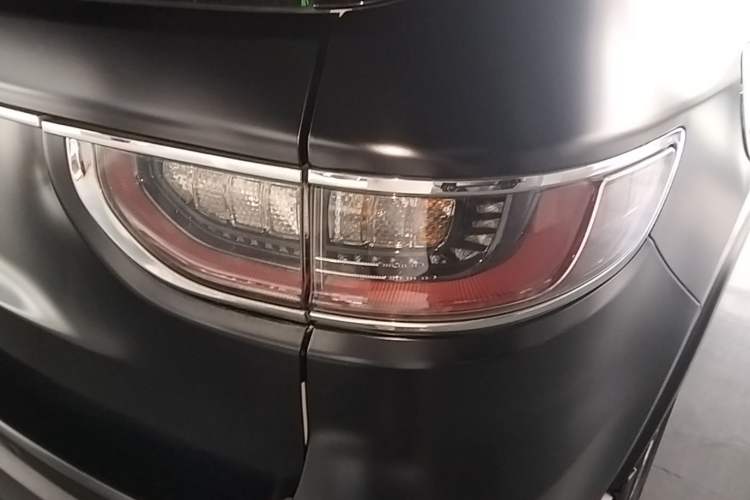 Used Jeep Grand Commander 2018 2.0T Two-Wheel Drive Enjoy Edition China V Right Rear Taillight
