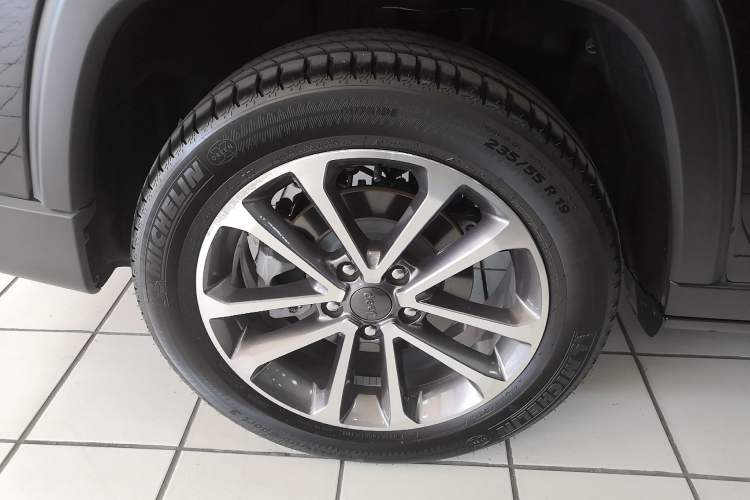 Used Jeep Grand Commander 2018 2.0T Four-Wheel Drive Enjoyment Edition China VI Right Rear Wheel Hub