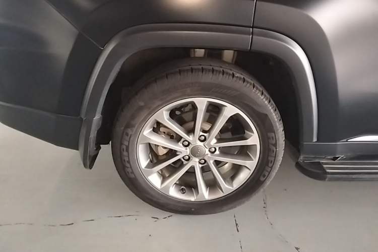 Used Jeep Grand Commander 2018 2.0T Two-Wheel Drive Enjoy Edition China V Right Rear Wheel Hub