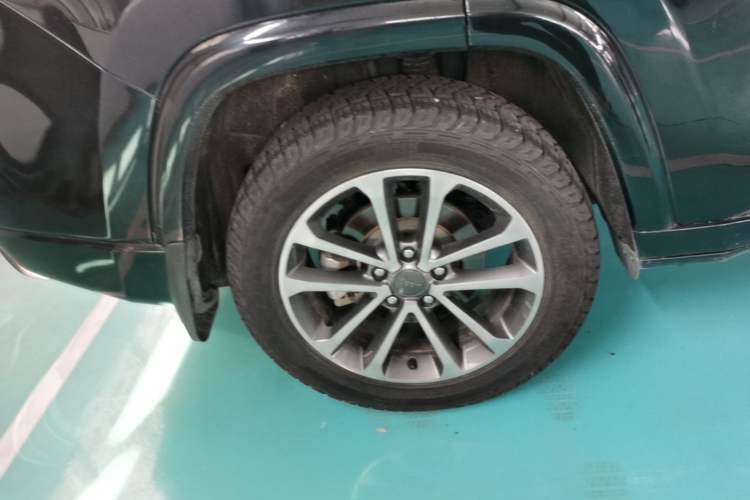 Used Jeep Grand Commander 2018 2.0T Four-Wheel Drive Smart Enjoyment Version China V Emission Standard Right Rear Wheel Hub