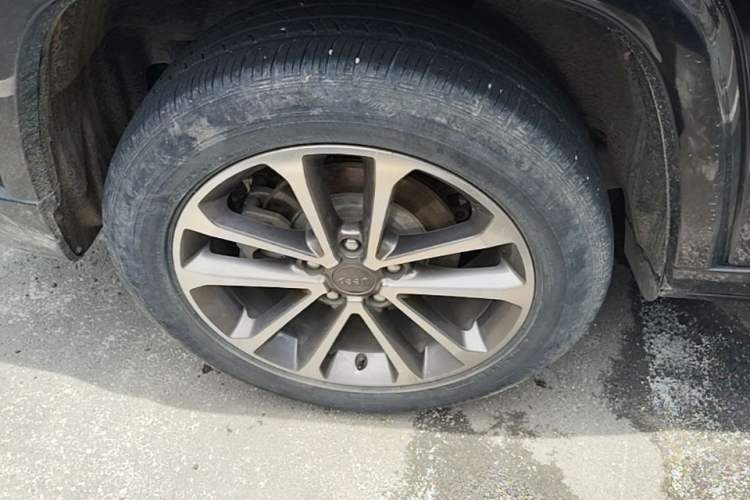 Used Jeep Grand Commander 2018 2.0T Four-Wheel Drive Smart Enjoyment Version China V Emission Standard Right Rear Wheel Hub