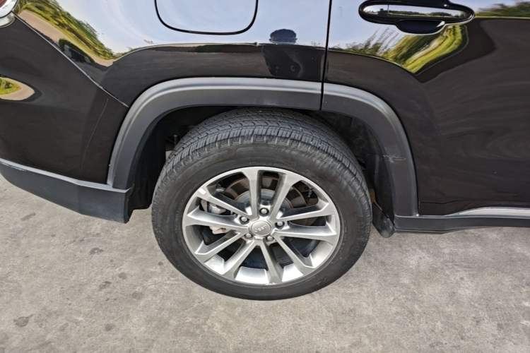 Used Jeep Grand Commander 2018 2.0T Four-Wheel Drive Premium Navigation Version China V Right Rear Wheel Hub
