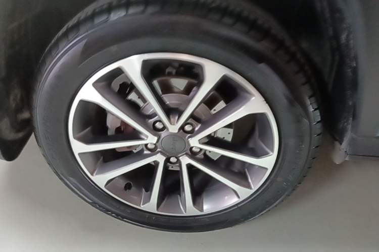 Used Jeep Grand Commander 2018 2.0T Four-Wheel Drive Enjoyment Edition China VI Right Rear Wheel Hub