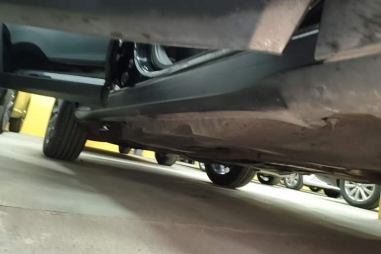 Used Jeep Grand Commander 2018 2.0T Four-Wheel Drive Enjoyment Edition China VI Right Side Sill