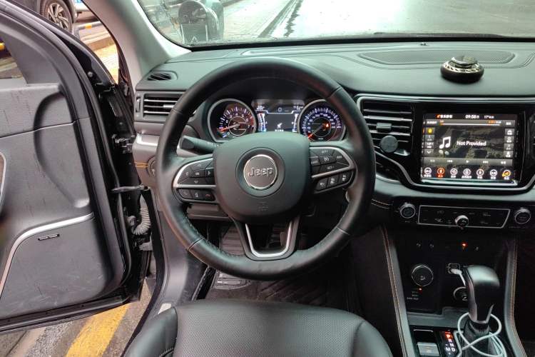 Used Jeep Grand Commander 2018 2.0T Four-wheel Drive Prestige Edition China V Steering Wheel