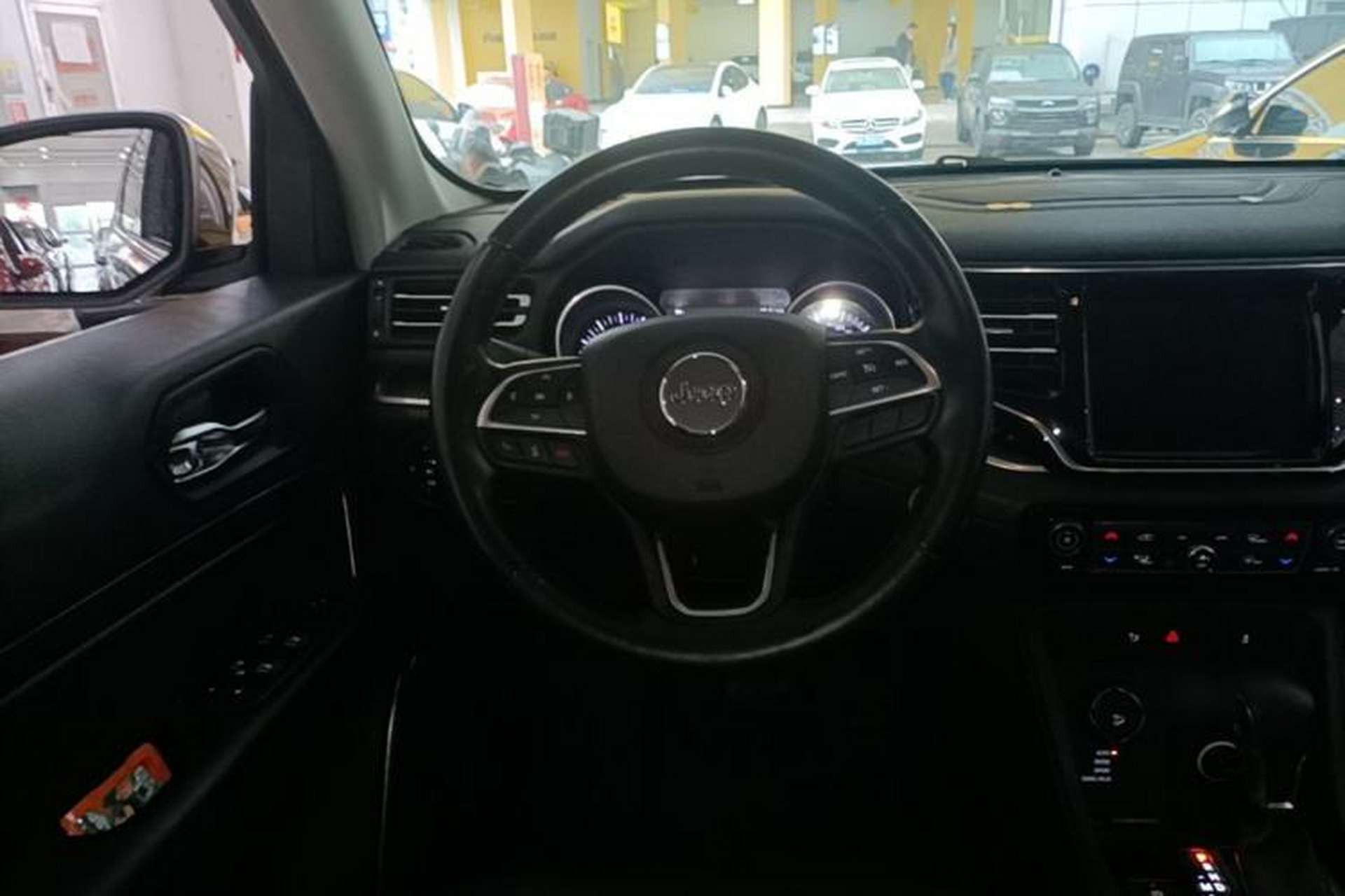 Used Jeep Grand Commander 2018 2.0T Four-Wheel Drive Enjoyment Edition China VI Steering Wheel