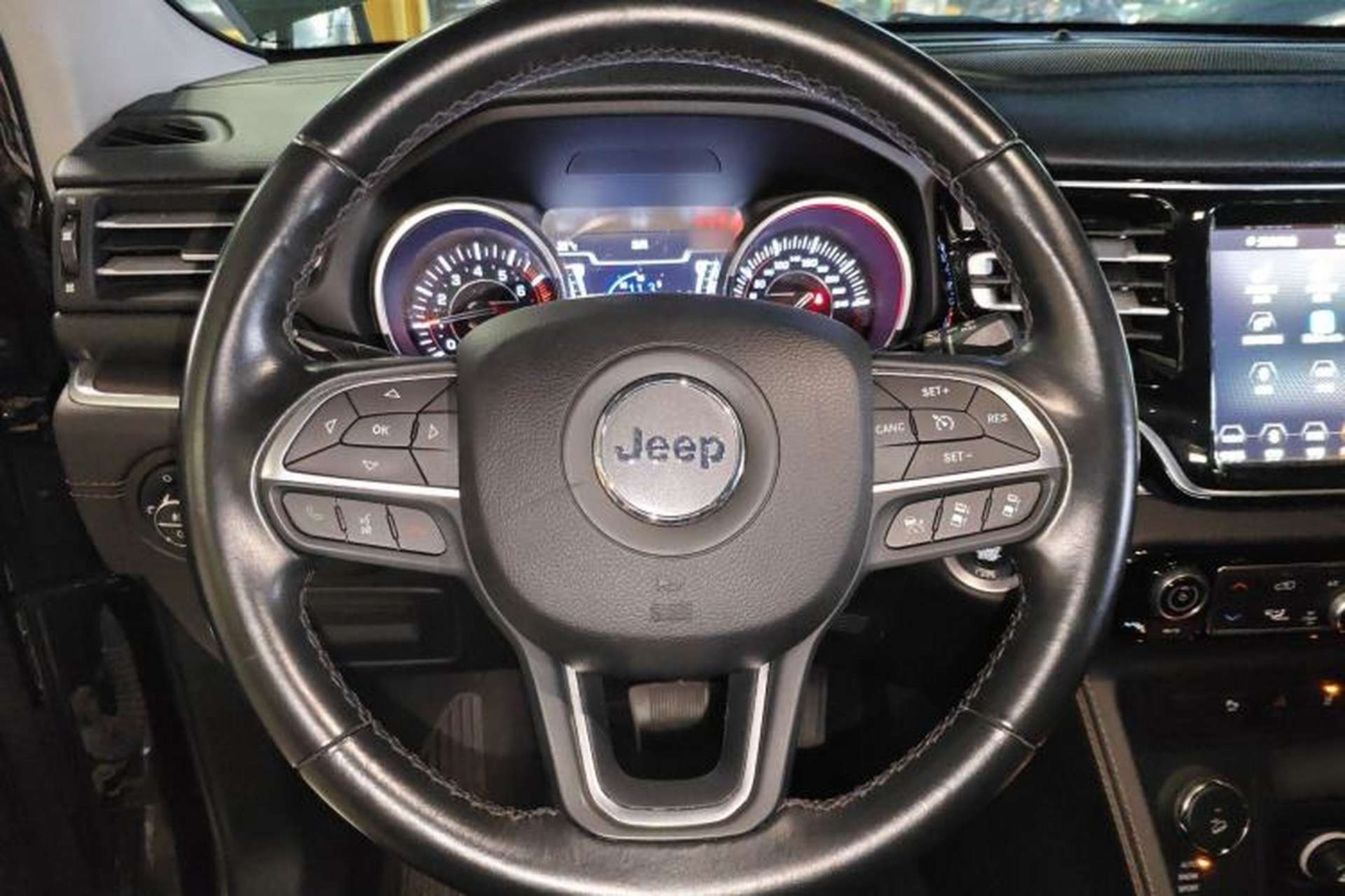 Used Jeep Grand Commander 2018 2.0T Four-Wheel Drive Smart Enjoyment Version China VI Steering Wheel