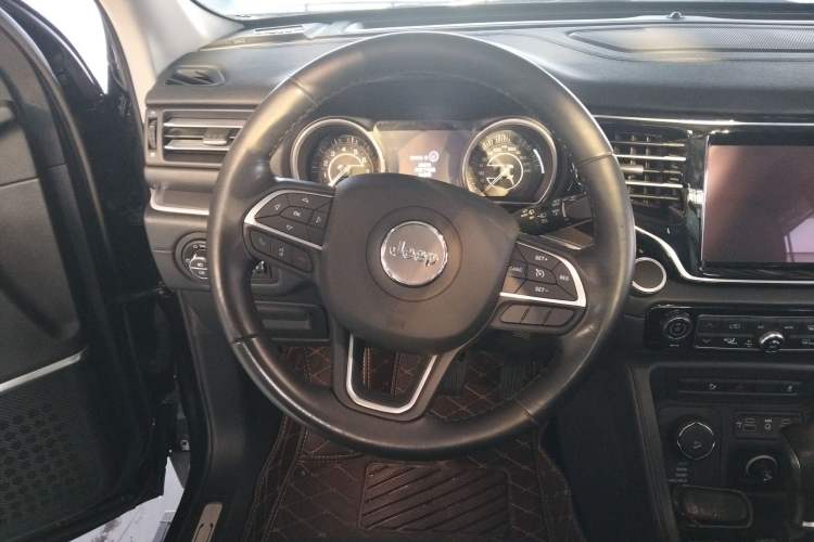 Used Jeep Grand Commander 2018 2.0T Four-Wheel Drive Enjoyment Version China V Steering Wheel