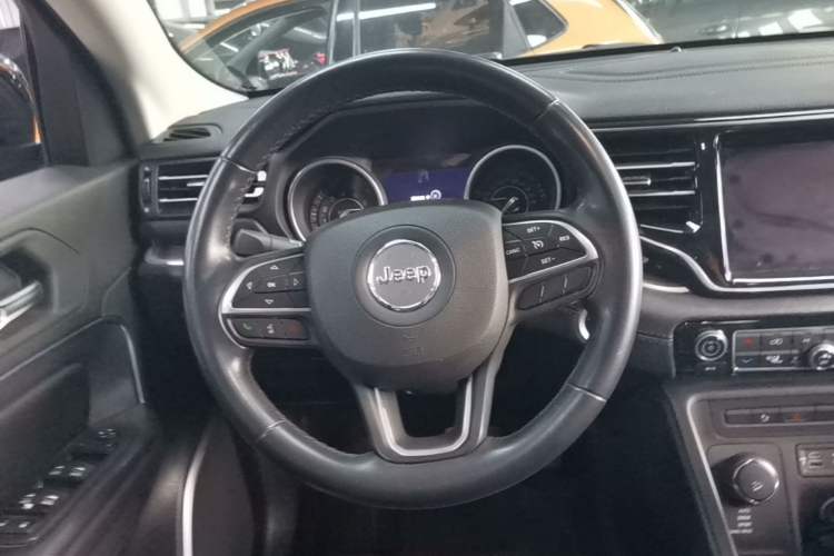 Used Jeep Grand Commander 2018 2.0T Four-Wheel Drive Enjoyment Edition China VI Steering Wheel