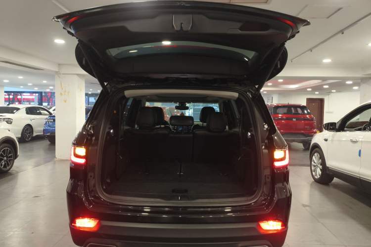 Used Jeep Grand Commander 2018 2.0T Four-Wheel Drive Enjoyment Edition China VI Trunk