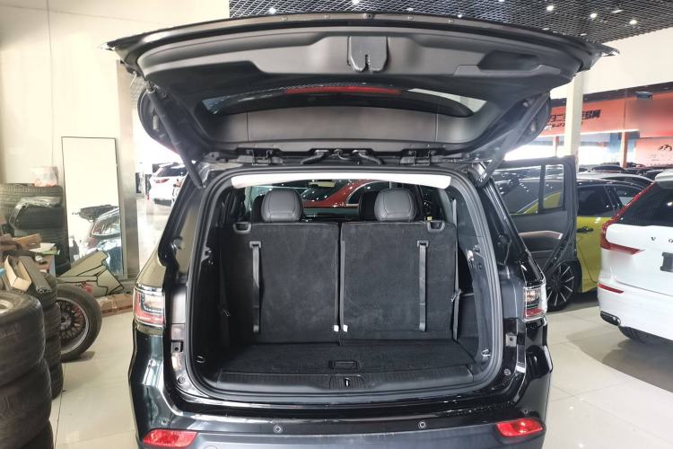 Used Jeep Grand Commander 2018 2.0T Four-wheel Drive Premium Edition China VI Trunk
