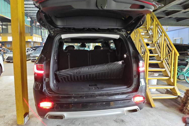 Used Jeep Grand Commander 2018 2.0T Four-Wheel Drive Smart Enjoyment Version China VI Trunk