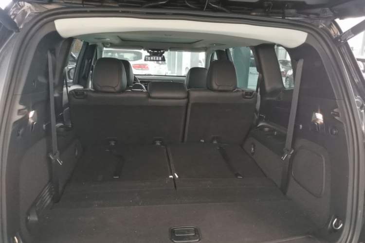 Used Jeep Grand Commander 2018 2.0T Four-Wheel Drive Smart Enjoyment Version China V Emission Standard Trunk