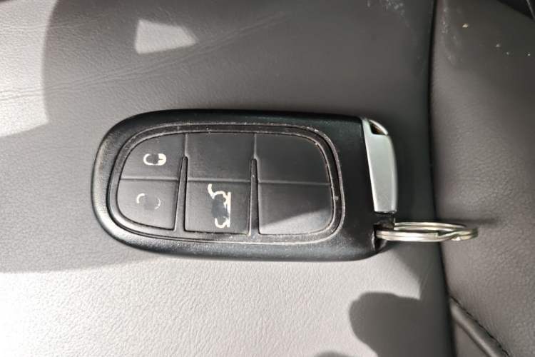 Used Jeep Grand Commander 2018 2.0T Four-wheel Drive Premium Edition China VI Vehicle Key