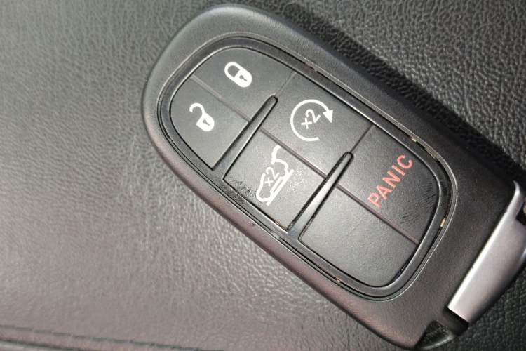 Used Jeep Grand Commander 2018 2.0T Four-Wheel Drive Enjoyment Edition China VI Vehicle Key