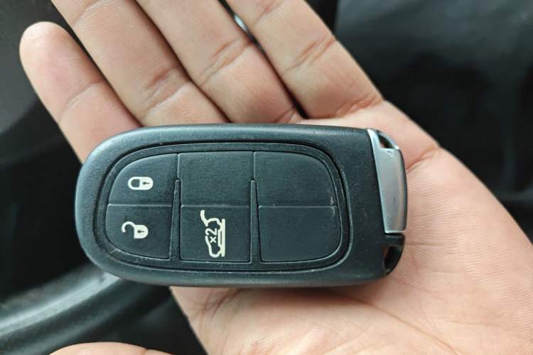 Used Jeep Grand Commander 2018 2.0T Four-Wheel Drive Premium Navigation Version China V Vehicle Key