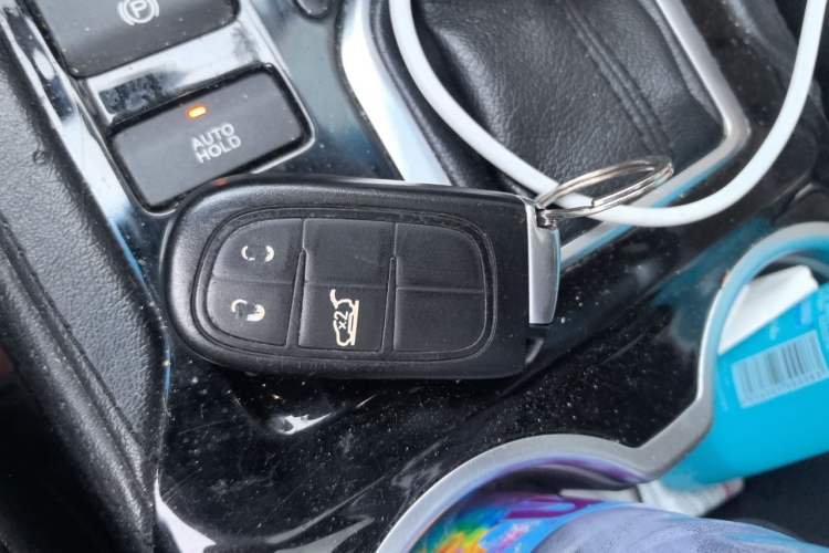 Used Jeep Grand Commander 2018 2.0T Four-Wheel Drive Prestige Edition China V Vehicle Key