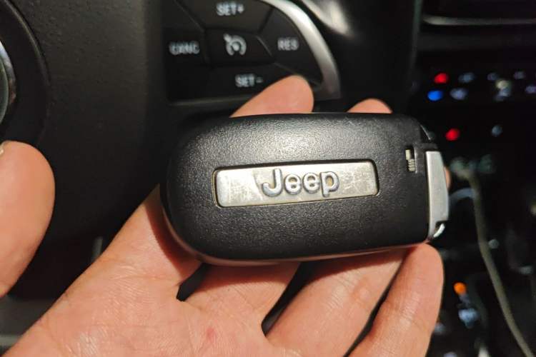 Used Jeep Grand Commander 2018 2.0T Four-Wheel Drive Enjoyment Edition China VI Vehicle Key
