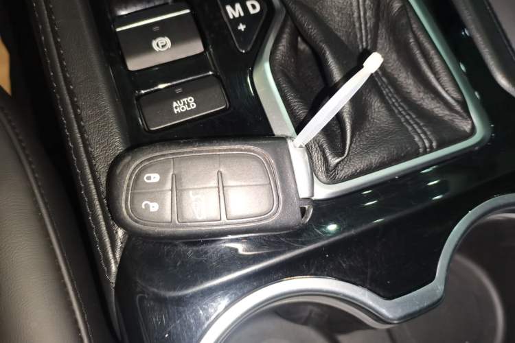 Used Jeep Grand Commander 2018 2.0T Four-wheel Drive Premium Edition China VI Vehicle Key