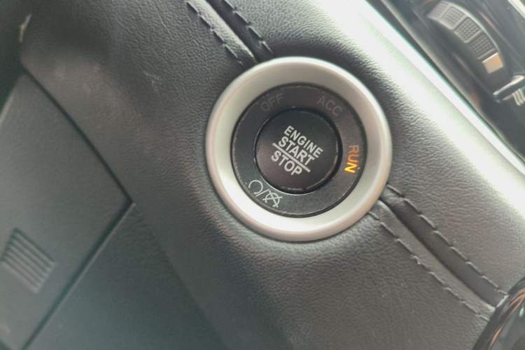 Used Jeep Grand Commander 2018 2.0T Four-Wheel Drive Enjoyment Edition China VI Vehicle Key