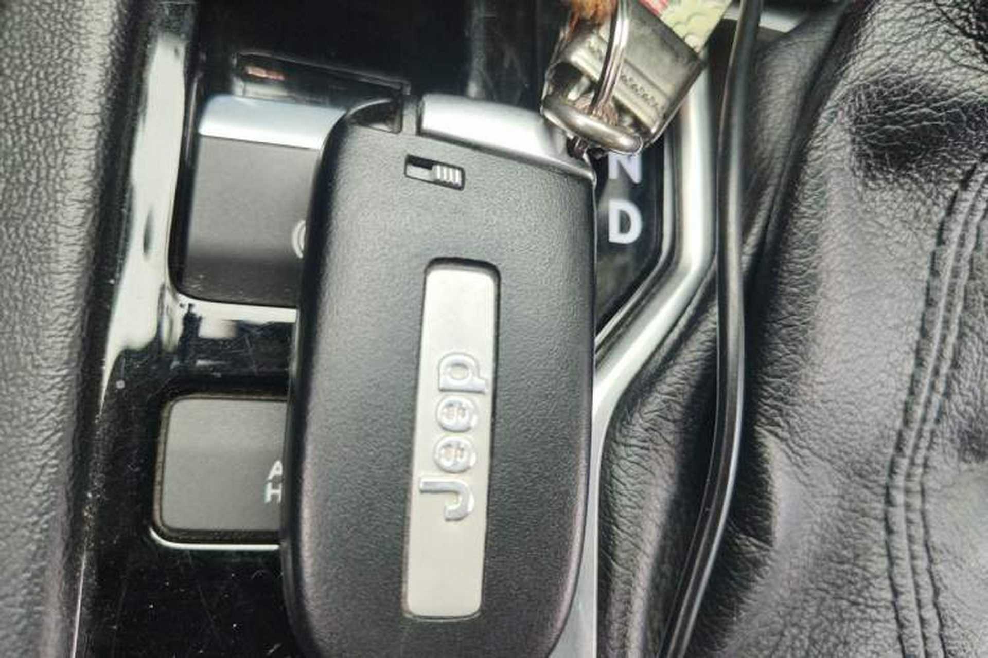 Used Jeep Grand Commander 2018 2.0T Four-Wheel Drive Enjoyment Edition China VI Vehicle Key