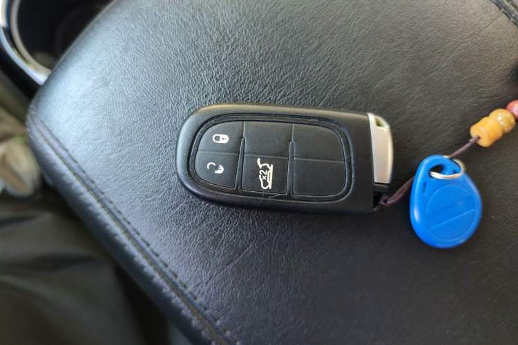 Used Jeep Grand Commander 2018 2.0T Four-wheel Drive Premium Edition China VI Vehicle Key