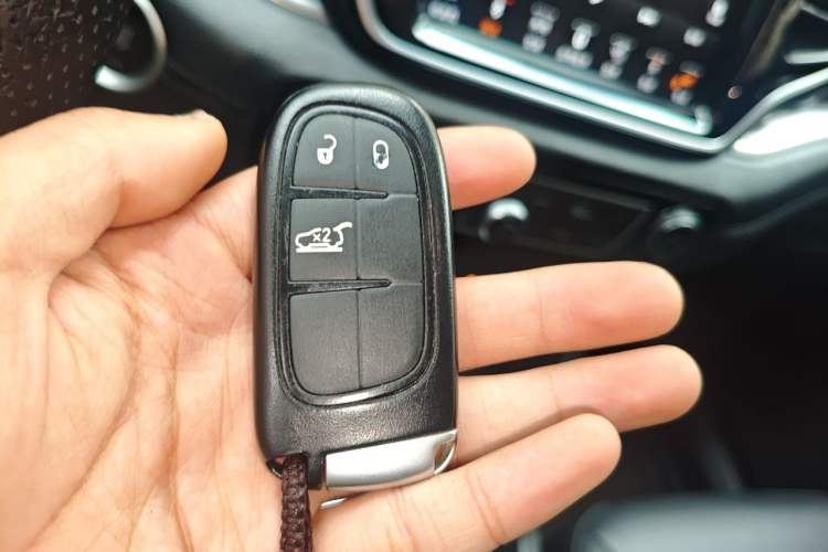 Used Jeep Grand Commander 2018 2.0T Four-wheel Drive Premium Edition China VI Vehicle Key