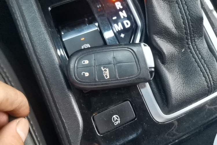 Used Jeep Grand Commander 2018 2.0T Four-Wheel Drive Enjoyment Edition China VI Vehicle Key