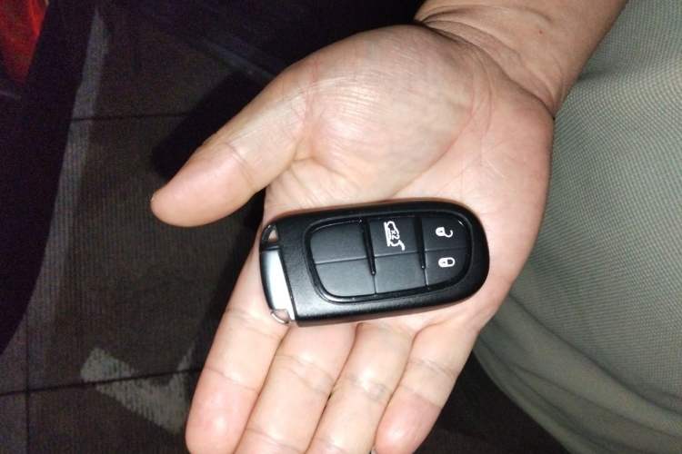 Used Jeep Grand Commander 2018 2.0T Four-wheel Drive Premium Edition China VI Vehicle Key